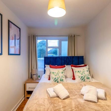 Beautiful Sea View 2 Bedroom Sleeps 6-Free Parking Bournemouth Bagian luar foto