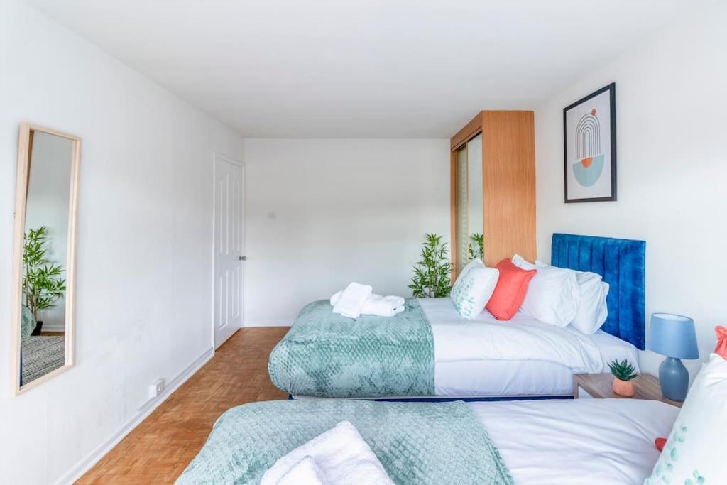 Beautiful Sea View 2 Bedroom Sleeps 6-Free Parking Bournemouth Bagian luar foto